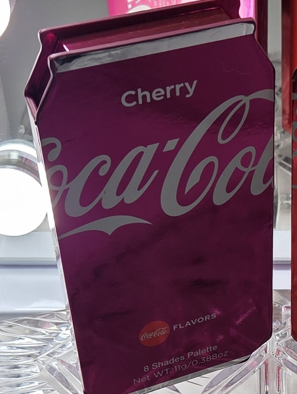 GLAMLITE X COCA-COLA CHERRY 8 SHADE PALETTE LIMITED EDITION